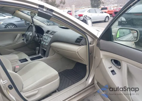 2007 Toyota Camry Le z USA, uszkodzony, nr VIN 4T1BE46K07U623319